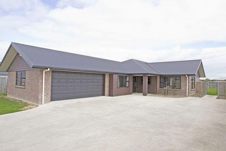 Photo of property in 48 Duff Crescent, Highbury, Palmerston North, 4412