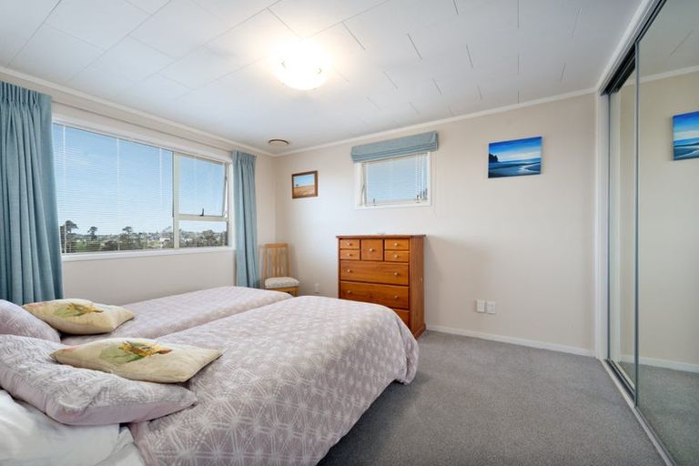 Photo of property in 17 Fitzwater Place, Henderson, Auckland, 0612