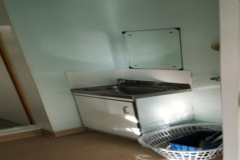 Photo of property in 139 The Ridgeway, Mornington, Wellington, 6021