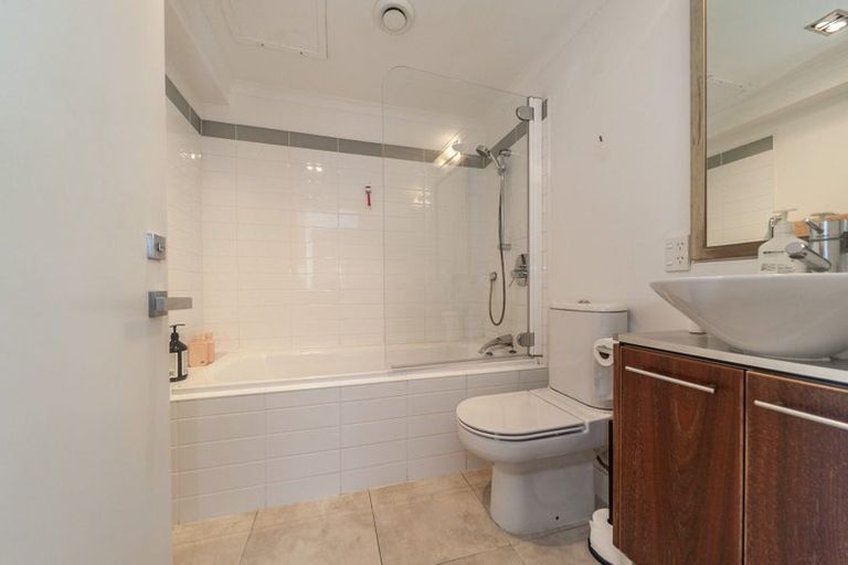 Photo of property in Augusta Apartments, 23/254 Willis Street, Te Aro, Wellington, 6011