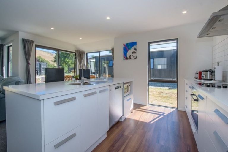 Photo of property in 8 Perriam Place, Mount Pisa, Cromwell, 9383