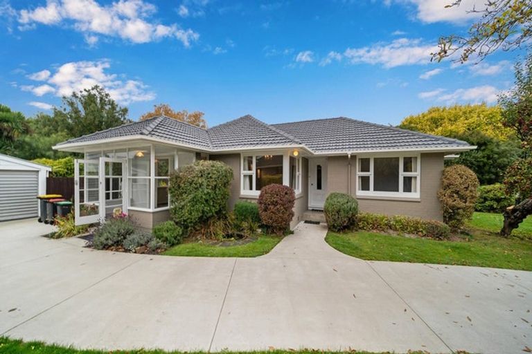 Photo of property in 10 Burnside Crescent, Burnside, Christchurch, 8053