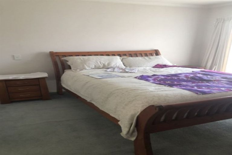 Photo of property in 14 Corta Bella Place, Golflands, Auckland, 2013