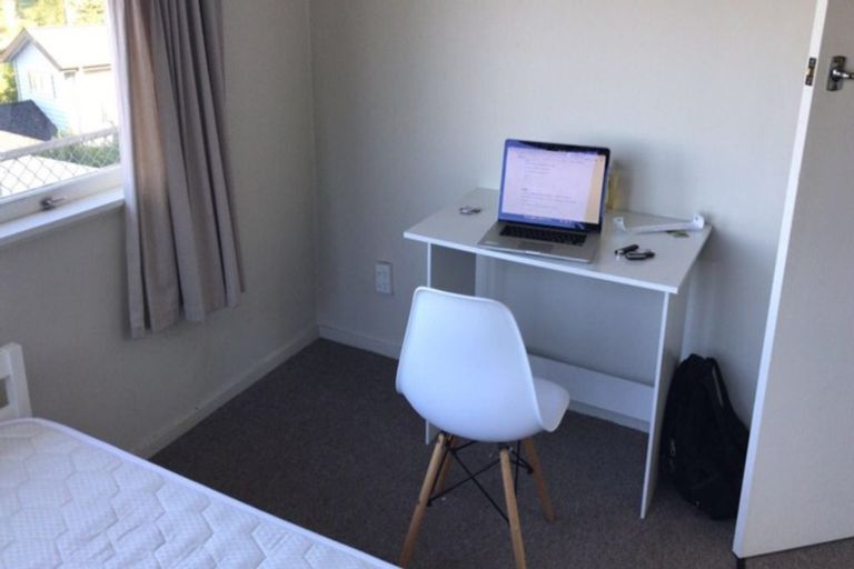 Photo of property in 71 College Road, Northcote, Auckland, 0627