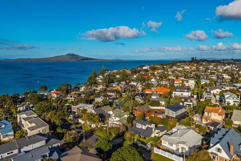 Photo of property in 13 Cameron Street, Takapuna, Auckland, 0622