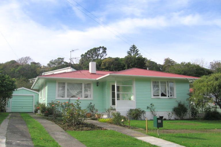 Photo of property in 40 Kiwi Crescent, Tawa, Wellington, 5028