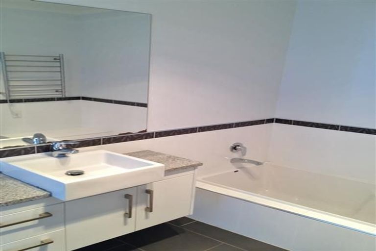 Photo of property in 8 Bushpark Place, Flat Bush, Auckland, 2016