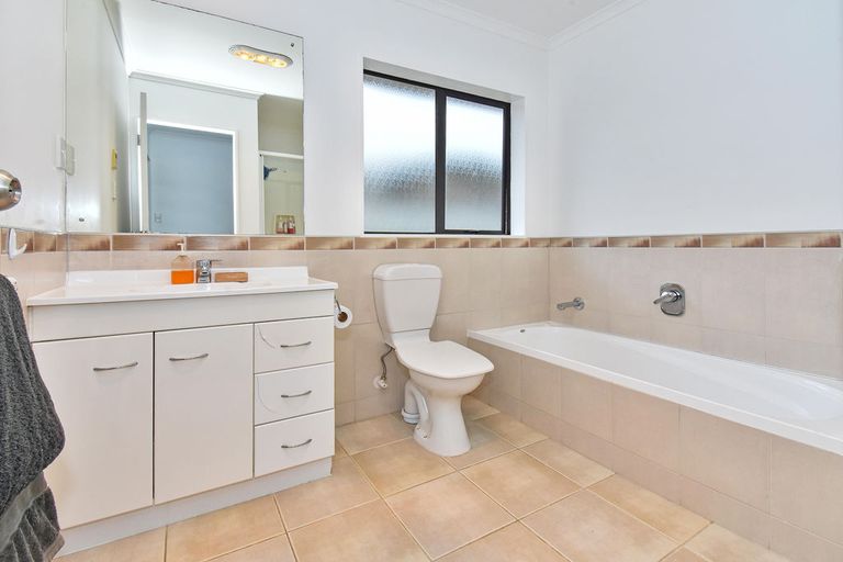 Photo of property in 53 Blackwood Drive, Wattle Downs, Auckland, 2103