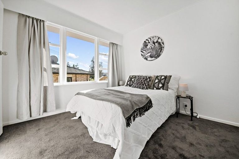 Photo of property in 70 Sturges Road, Henderson, Auckland, 0612