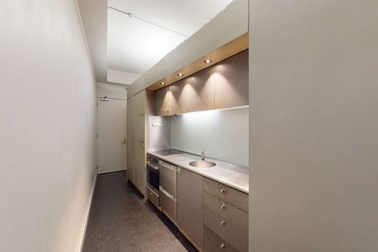 Photo of property in Gerondis Bldg Apartments, 410/60 Willis Street, Wellington Central, Wellington, 6011