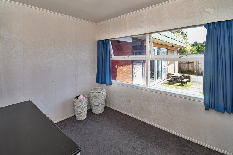 Photo of property in 16 Mccall Place, Opaheke, Papakura, 2113