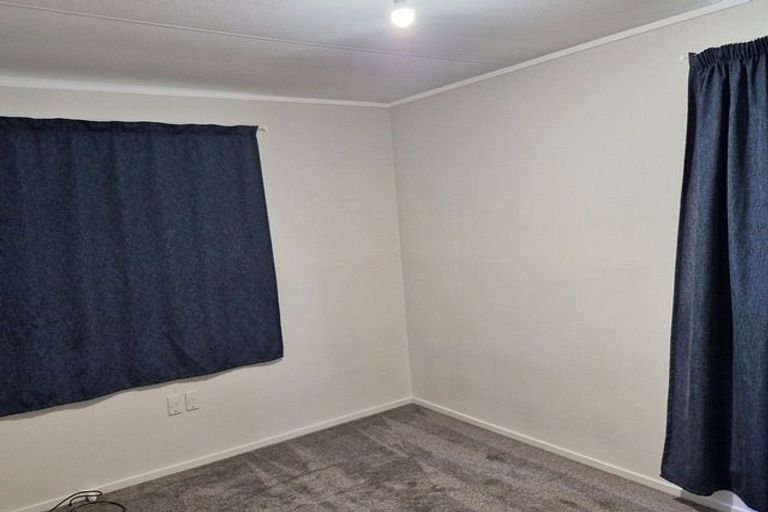 Photo of property in 15 Holmes Drive South, West Harbour, Auckland, 0618