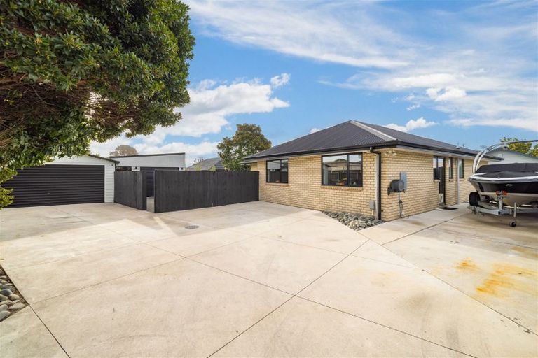 Photo of property in 409 Breezes Road, Aranui, Christchurch, 8061