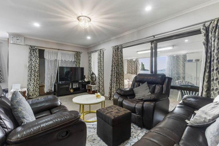 Photo of property in 2/331 Weymouth Road, Weymouth, Auckland, 2103