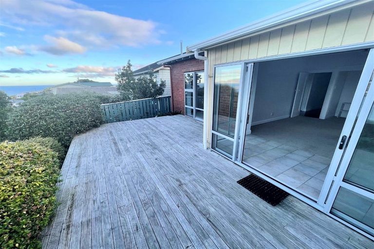 Photo of property in 77 Houghton Bay Road, Houghton Bay, Wellington, 6023