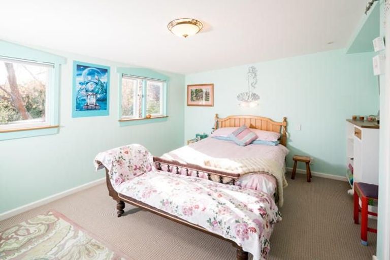 Photo of property in 33 Norwood Street, Beckenham, Christchurch, 8023