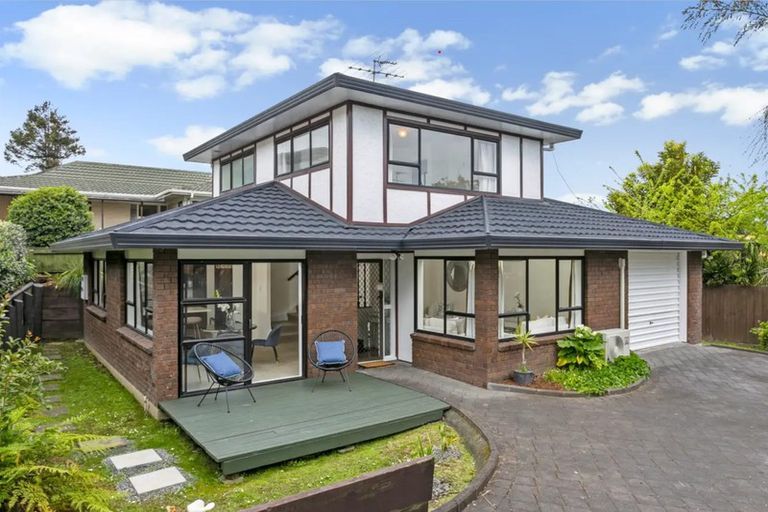 Photo of property in 2/11 Basilton Close, Bucklands Beach, Auckland, 2012