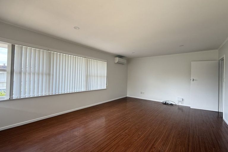 Photo of property in 1/40 Ocean View Road, Northcote, Auckland, 0627