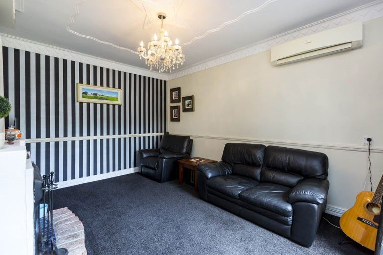 Photo of property in 1 Wyndham Road, Pinehaven, Upper Hutt, 5019