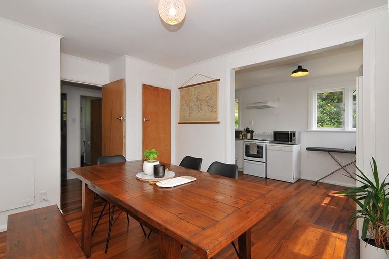 Photo of property in 8 Dunedin Terrace, Melrose, Wellington, 6023