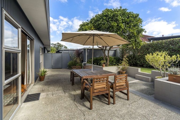 Photo of property in 13 James Evans Drive, Northcote, Auckland, 0627