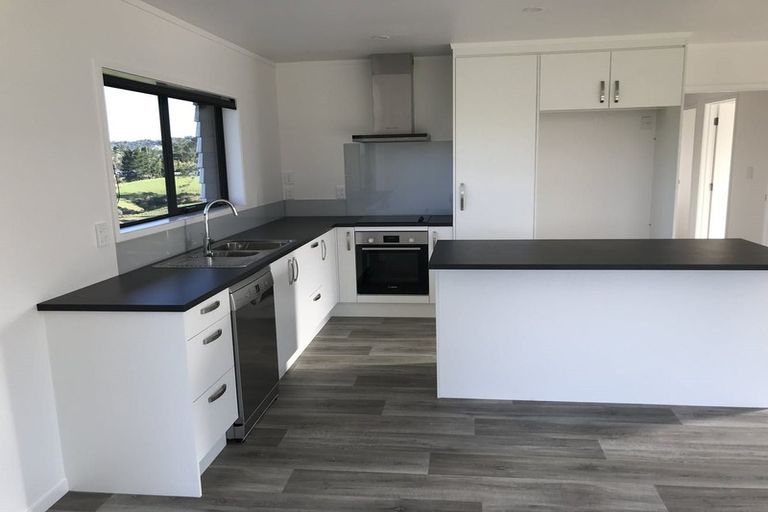 Photo of property in 62 Gervin Road, Wainui, Silverdale, 0992