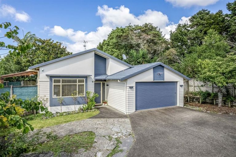 Photo of property in 18 Cinnabar Place, Westgate, Auckland, 0614