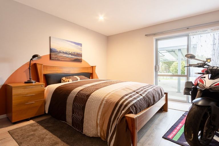 Photo of property in 48 Kotare Street, Waikanae, 5036