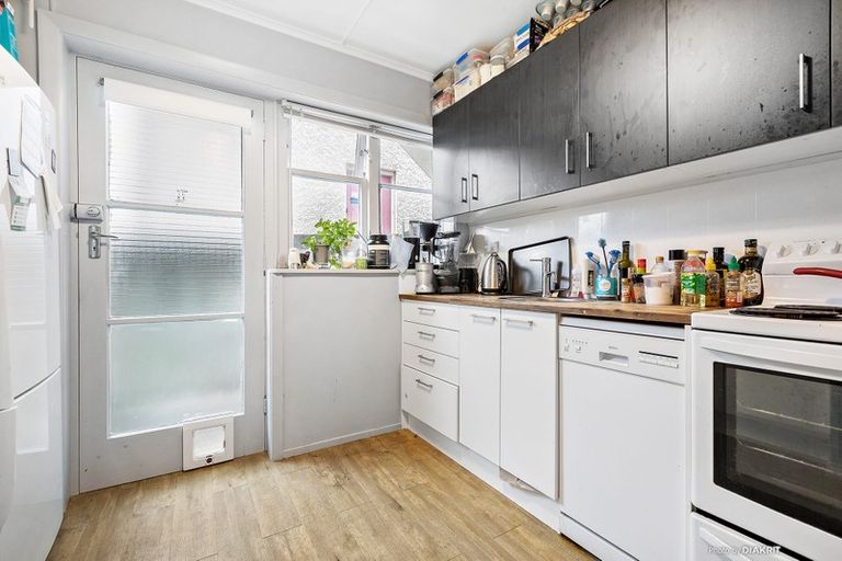 Photo of property in 2/6 Armour Avenue, Mount Victoria, Wellington, 6011