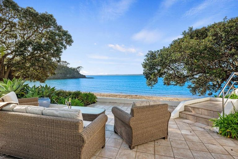 Photo of property in 1/9 The Esplanade, Castor Bay, Auckland, 0620