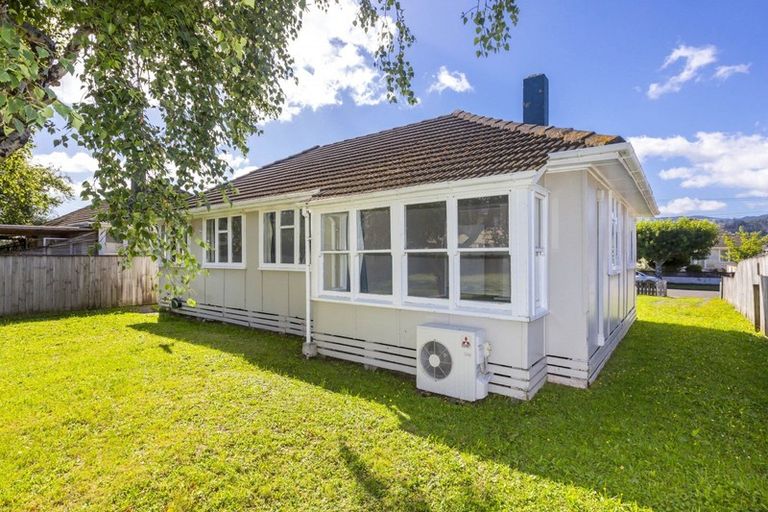 Photo of property in 22 Maher Street, Elderslea, Upper Hutt, 5018