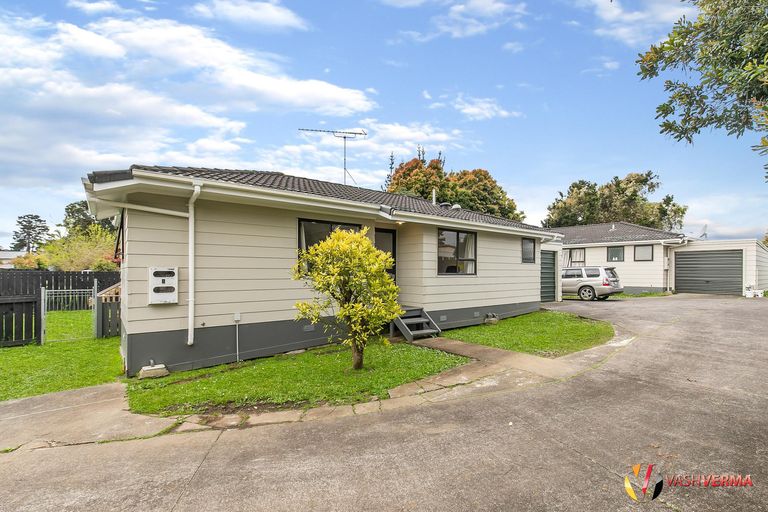 Photo of property in 1/33 Seaward Place, Wattle Downs, Auckland, 2103