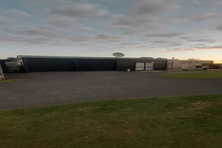 Photo of property in 992 Paerata Road, Paerata, Drury, 2676