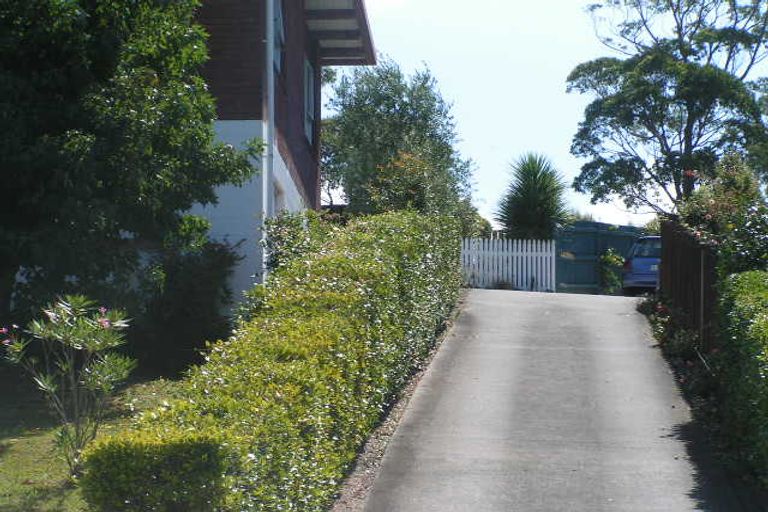 Photo of property in 1/28a Ravenwood Drive, Forrest Hill, Auckland, 0620