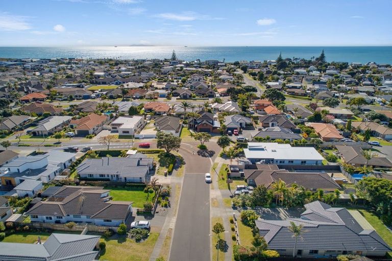 Photo of property in 37 Kahira Crescent, Papamoa Beach, Papamoa, 3118