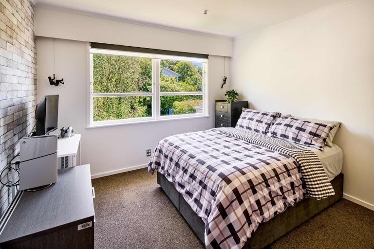 Photo of property in 104 Oriel Avenue, Tawa, Wellington, 5028