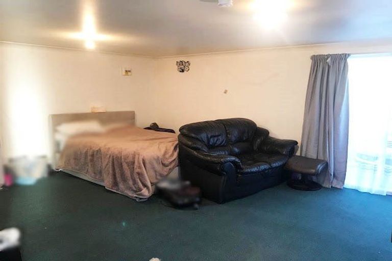 Photo of property in 18 Howard Road, Taradale, Napier, 4112