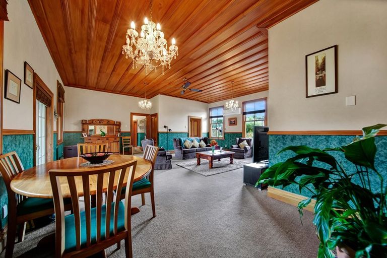 Photo of property in 7 Richmond Road, Brixton, New Plymouth, 4373