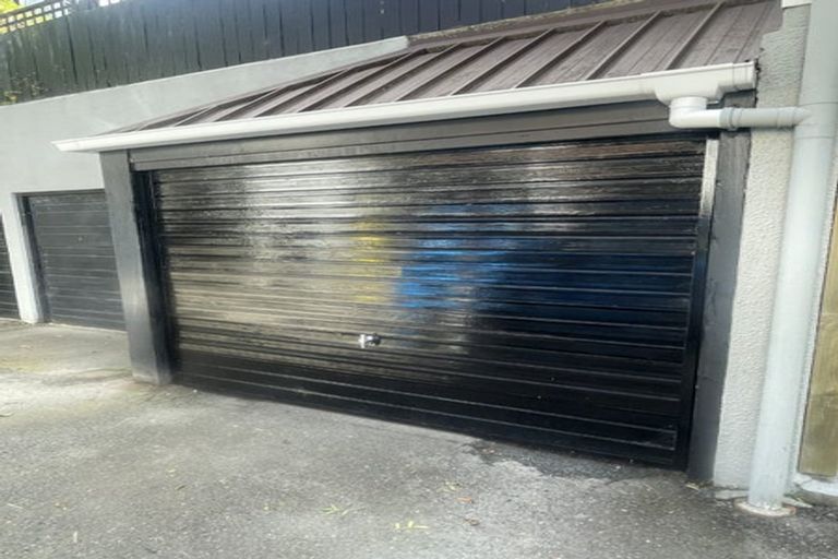 Photo of property in 19/10 Pitarua Street, Thorndon, Wellington, 6011