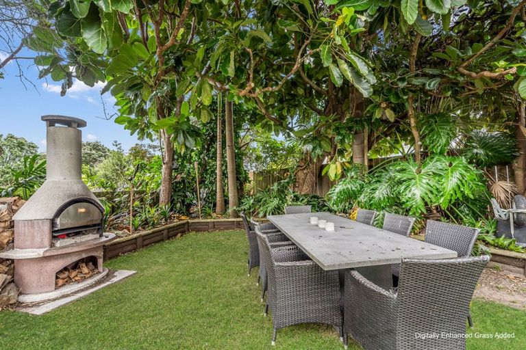 Photo of property in 1 Manaia Road, Tairua, 3508