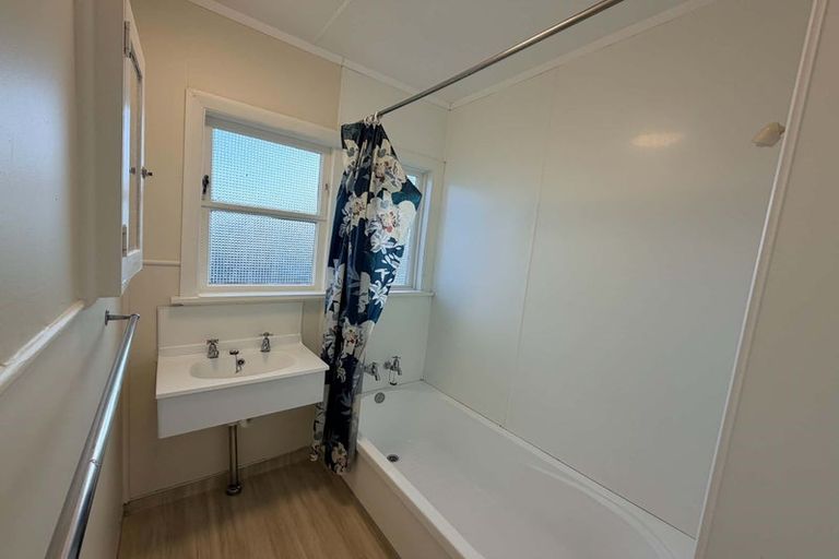 Photo of property in 3-5 York Place, Cannons Creek, Porirua, 5024