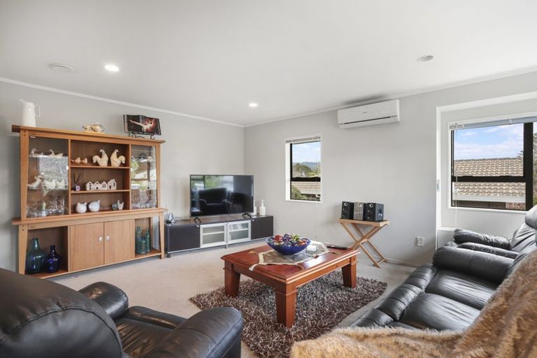 Photo of property in 9 Meynell Court, Glen Eden, Auckland, 0602
