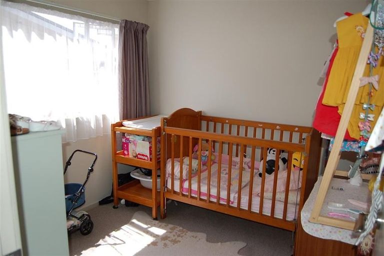 Photo of property in 16 Guildford Street, Tamatea, Napier, 4112