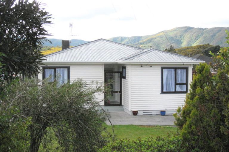 Photo of property in 74 Wainuiomata Road, Wainuiomata, Lower Hutt, 5014
