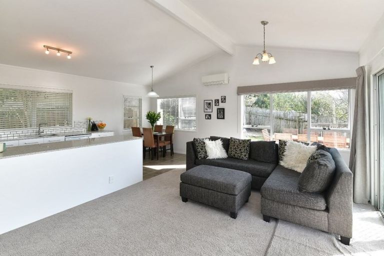 Photo of property in 3 Win Grove, Hatfields Beach, Orewa, 0931