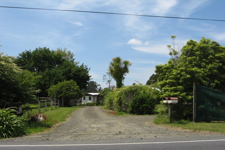Photo of property in 240 Riverhead Road, Kumeu, 0892