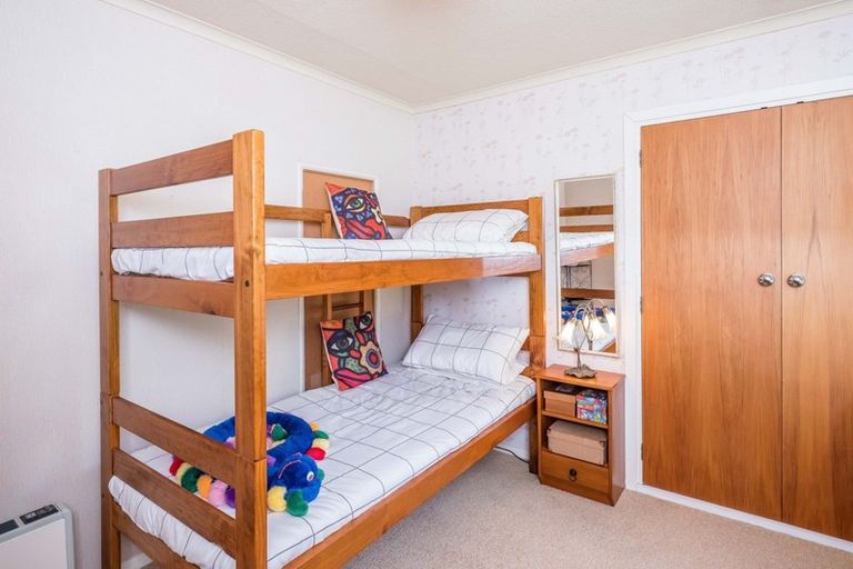 Photo of property in 42 Robertson Street, Island Bay, Wellington, 6023