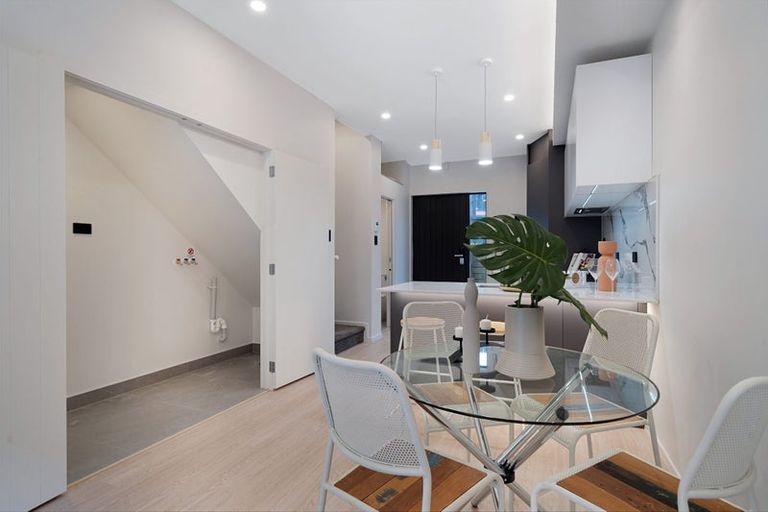 Photo of property in 9/52 Newington Road, Henderson, Auckland, 0612