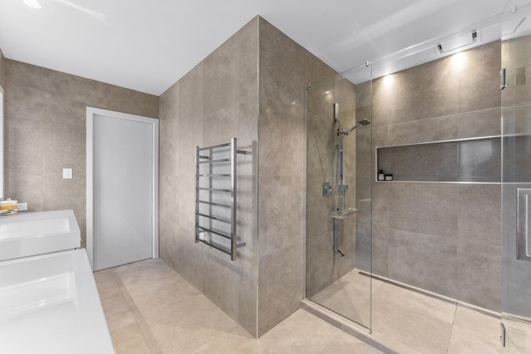 Photo of property in 10a Mackay Drive, Greenhithe, Auckland, 0632