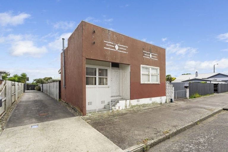 Photo of property in 645 Ferguson Street, Terrace End, Palmerston North, 4410